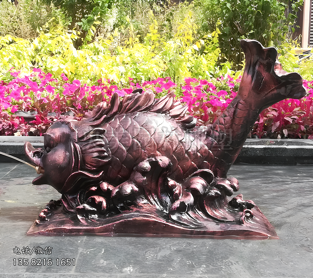 吐水的銅雕魚(yú)