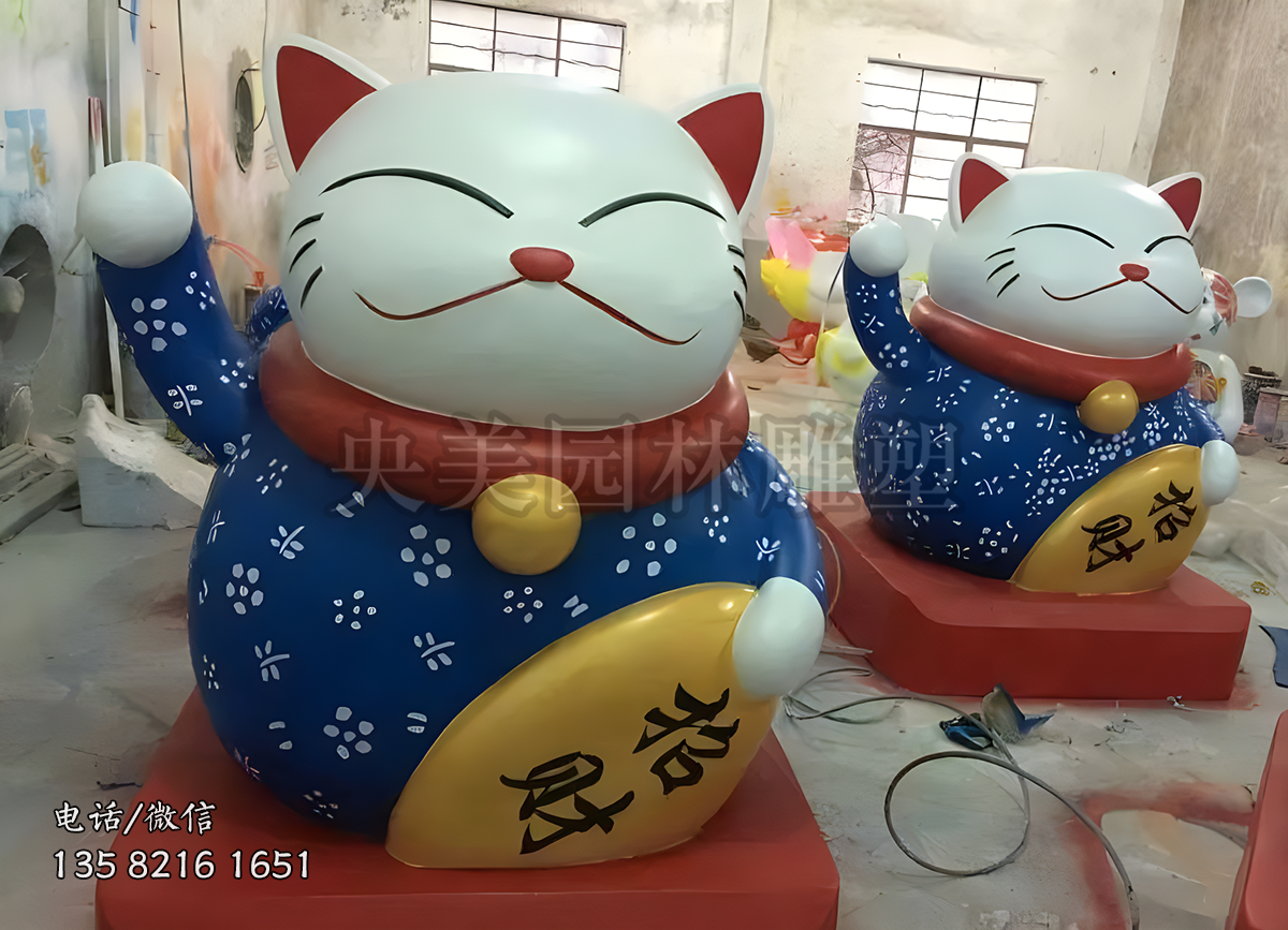國風(fēng)服飾招財(cái)貓雕塑