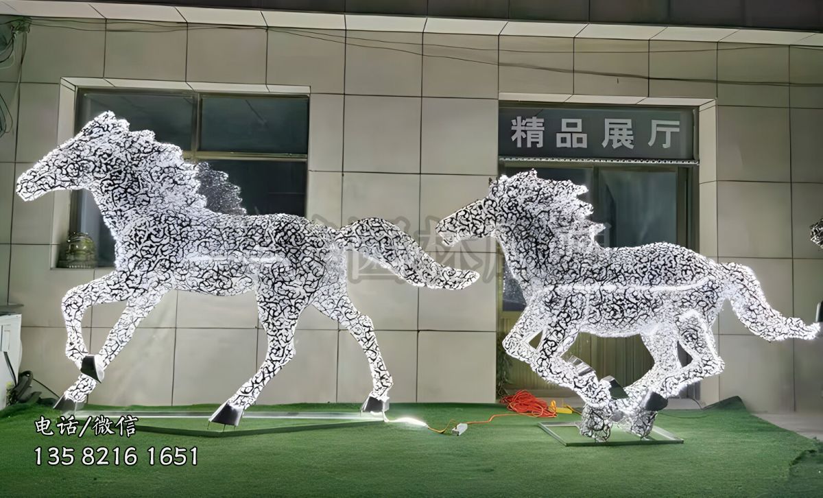 不銹鋼網格發光馬雕塑